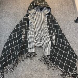TROUVE Hooded Black White Plaid Herringboane Poncho Wool Blend Womens One Size